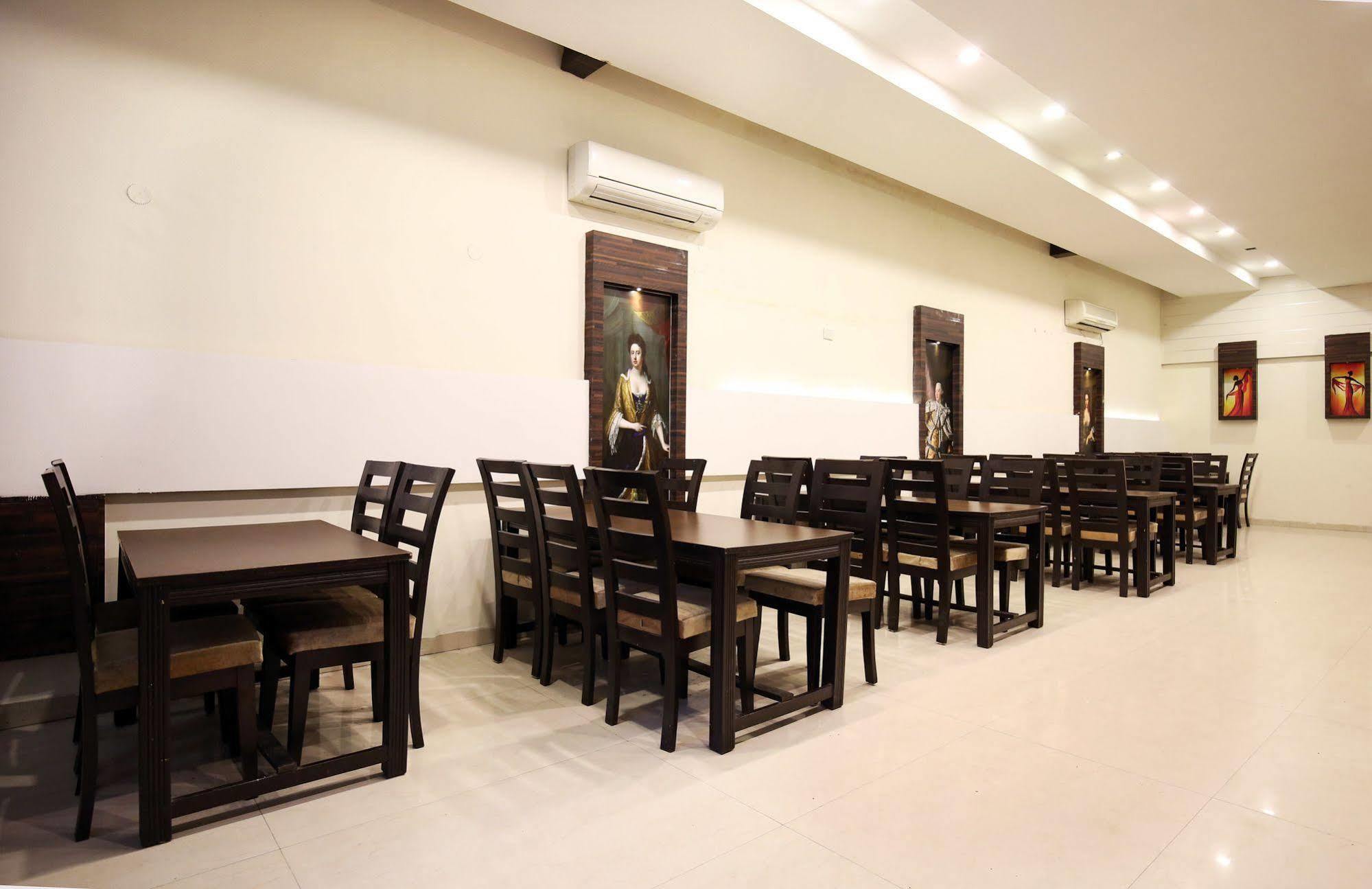 Hotel Mm Yellowuds Amritsar Ngoại thất bức ảnh