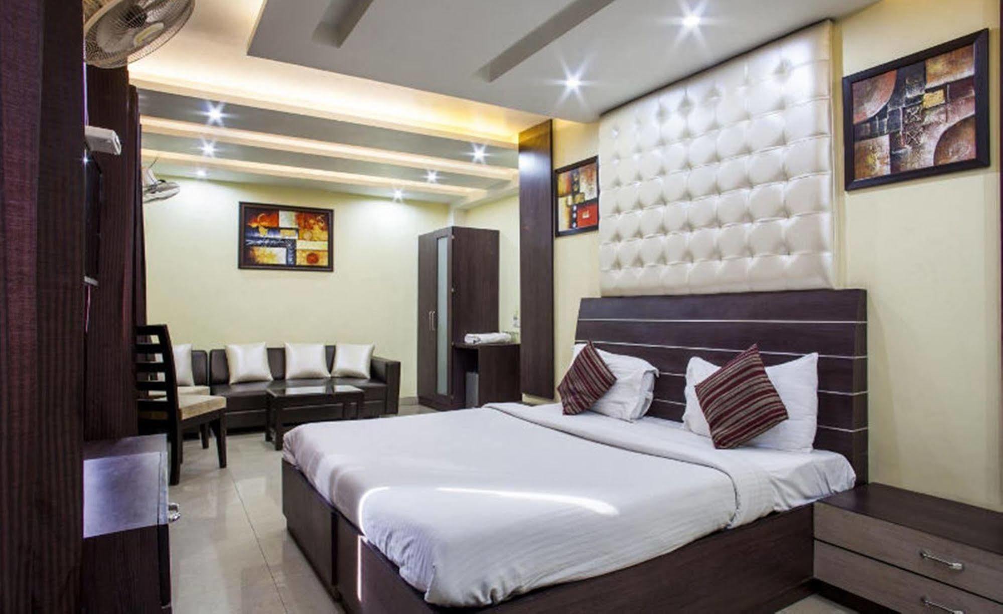 Hotel Mm Yellowuds Amritsar Ngoại thất bức ảnh